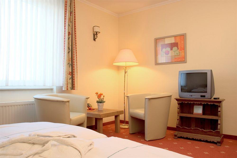 Airport Fashion Hotel Dusseldorf Exterior photo
