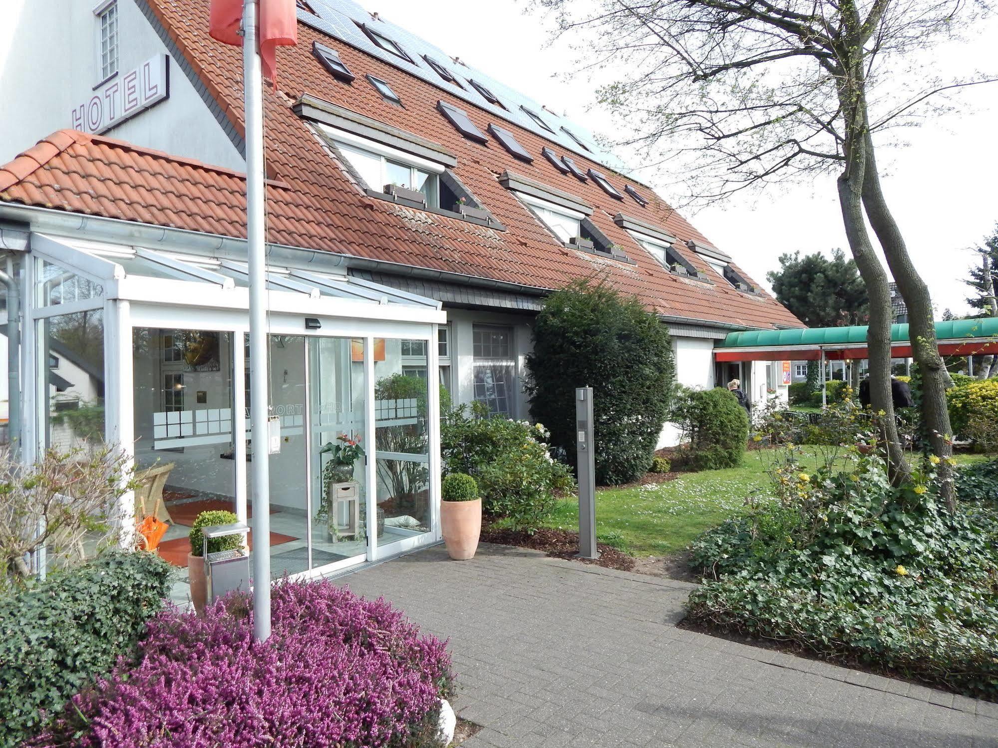 Airport Fashion Hotel Dusseldorf Exterior photo